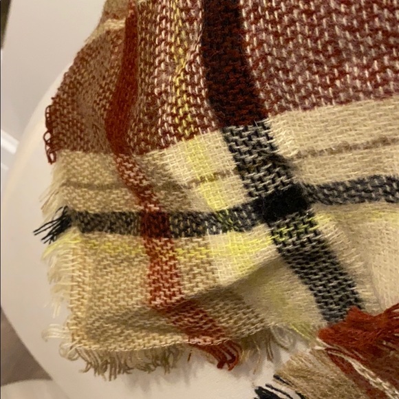 Scarf - Picture 3 of 4